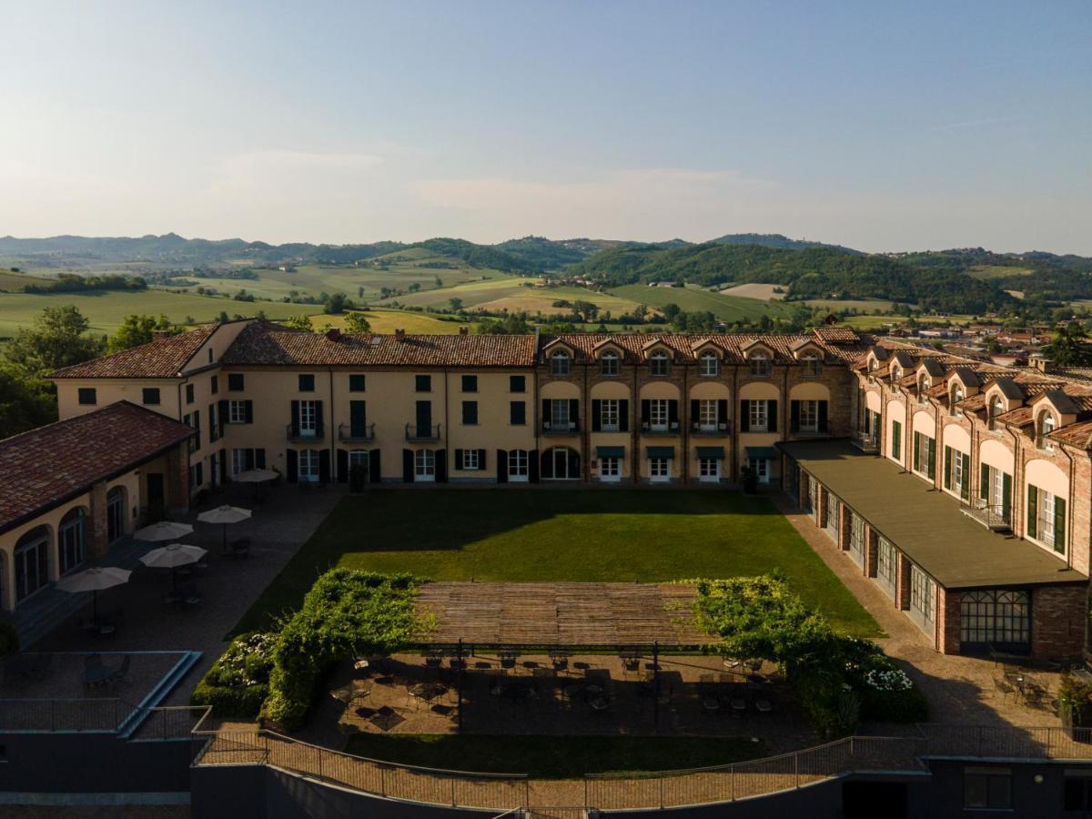 Spinerola Hotel In Cascina & Restaurant Uvaspina Монкальво Экстерьер фото